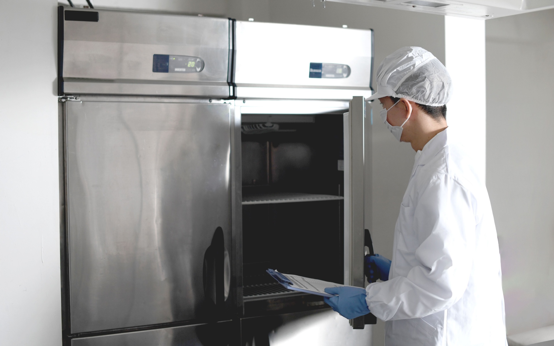 The Benefits of Choosing Local Refrigeration Companies in Wimbledon Over National Chains